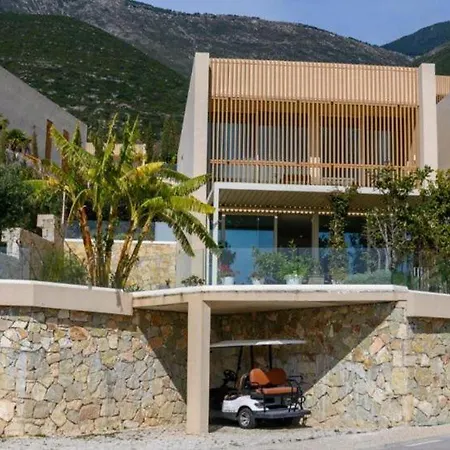 Miku Coast- 3* Palasë