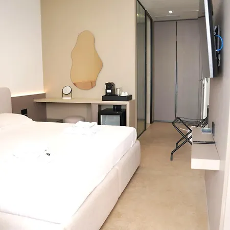Miku Coast- 3* Palasë
